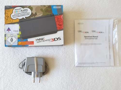 'New' Nintendo 3DS Console + 8 Games + Original Box