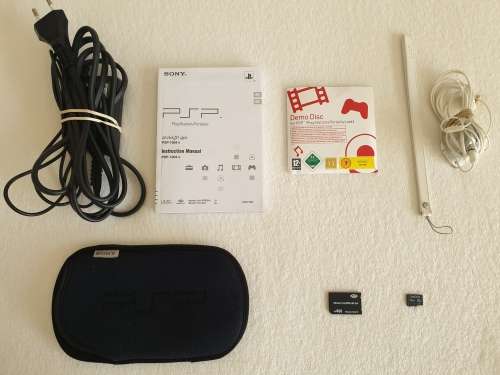 Sony PSP/Playstation Portable Slim + 15 Games + Box