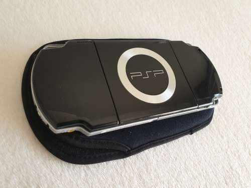 Sony PSP/Playstation Portable Slim + 15 Games + Box