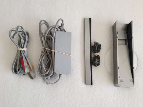 Nintendo Wii Console + 4 Games + Wiimote & Nunchuck