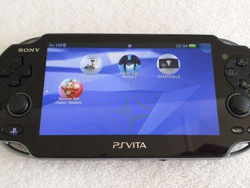 PS / Playstation Vita Console + 3 Games (Wifi/3G)
