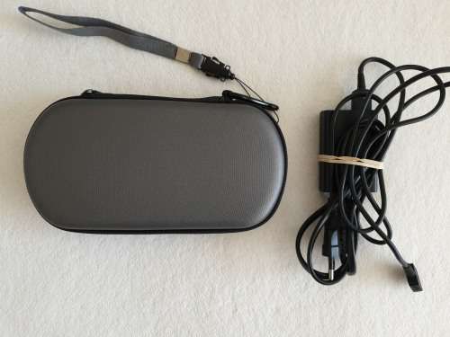 PS / Playstation Vita Console + 3 Games (Wifi/3G)