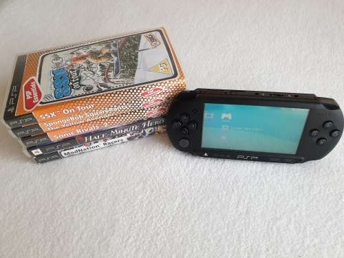 PSP / Playstation Portable 'Street' Console + 5 Games