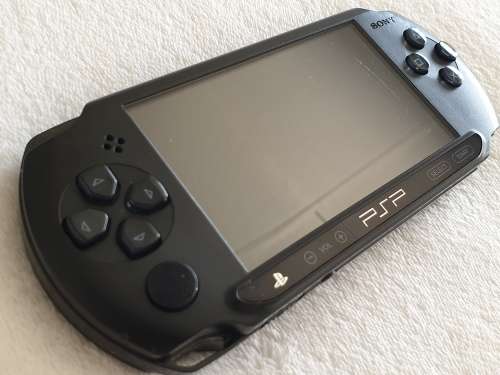 PSP / Playstation Portable 'Street' Console + 7 Games