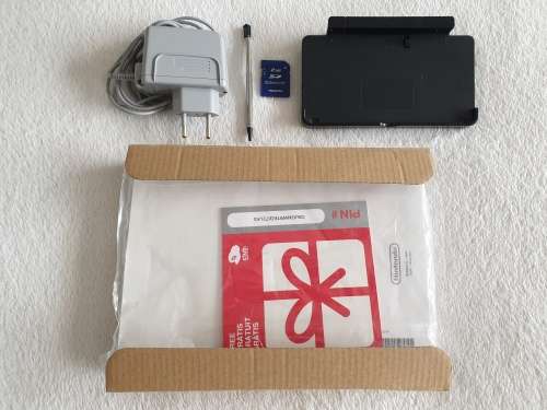 Nintendo 3DS Console + 3 Games
