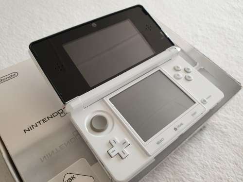 Nintendo 3DS Console + 3 Games