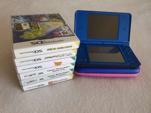 Nintendo DSi XL Console + 6 Games