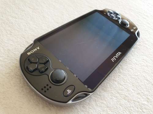 PS / Playstation Vita Console + 5 Games + 4GB Memory Card (Wifi)
