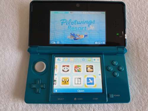 Nintendo 3DS Console + 9 Games