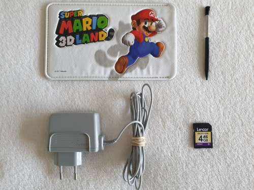 Nintendo 3DS Console + 9 Games