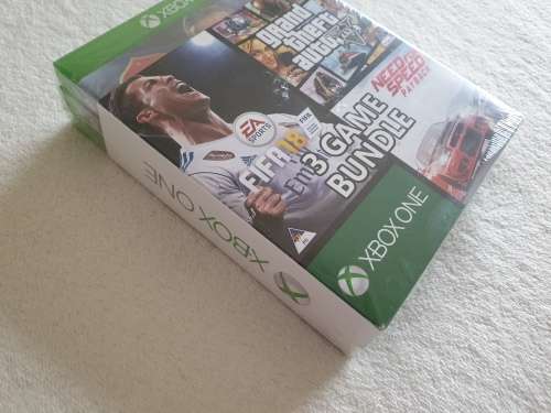 Grand Theft Auto V, Need For Speed Payback, Fifa 18 - Xbox One Game Bundle