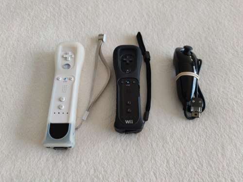 Nintendo Wii Console + 10 Games + 2 Controllers + Box