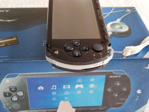 PSP / Playstation Portable Console (Model 1004) + 10 Games + Original Box