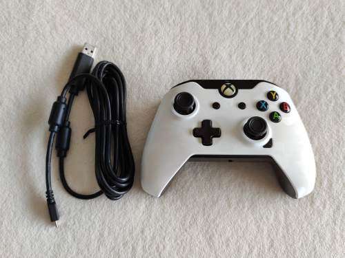 PDP Ghost White Wired Controller - Xbox One  Windows