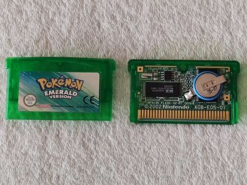 Pokemon Emerald Version - Nintendo Game Boy Advance