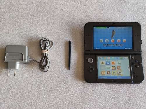 `New` Nintendo 3DS XL Console