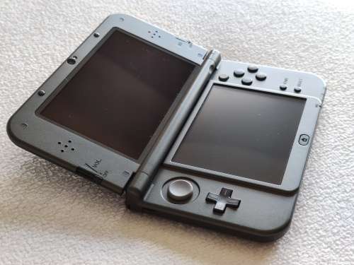 `New` Nintendo 3DS XL Console