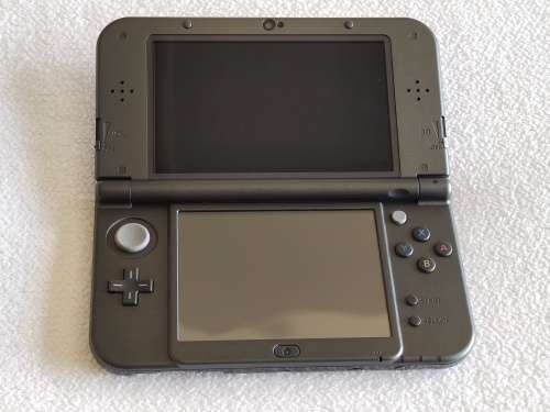 `New` Nintendo 3DS XL Console