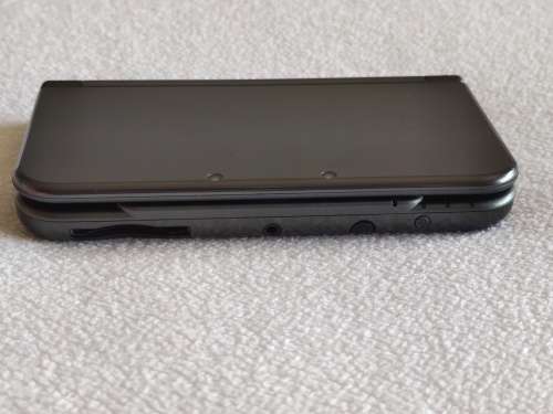 `New` Nintendo 3DS XL Console