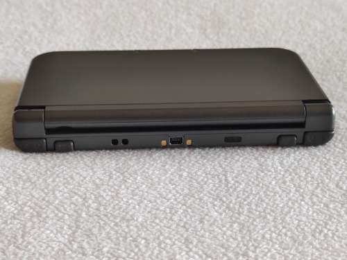 `New` Nintendo 3DS XL Console