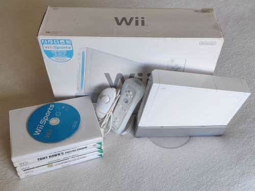 Nintendo Wii Console + 5 Games