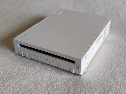 Nintendo Wii Console + 5 Games