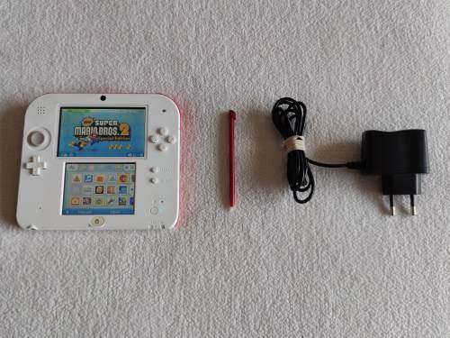Nintendo 2DS Console + Games