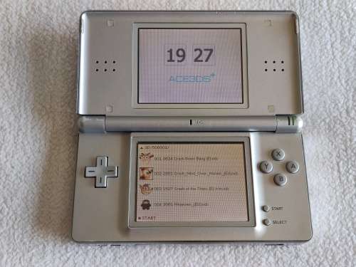 Nintendo DS R4 Card + Games