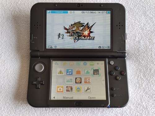 `New` Nintendo 3DS XL Console - Monster Hunter 4 Utimate Edition