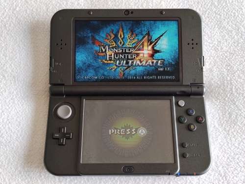`New` Nintendo 3DS XL Console - Monster Hunter 4 Utimate Edition