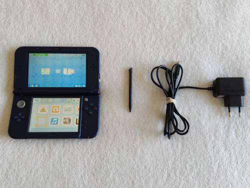`New` Nintendo 3DS XL Console