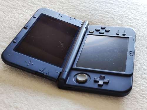 `New` Nintendo 3DS XL Console