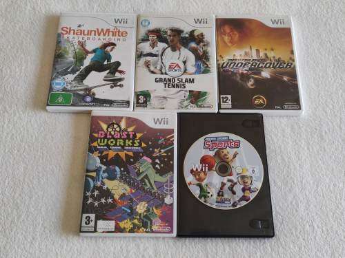 Nintendo Wii Console + 5 Games