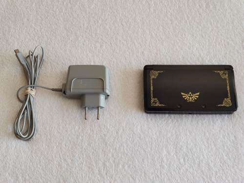 Nintendo 3DS Console - The Legend Of Zelda 25th Anniversary Edition