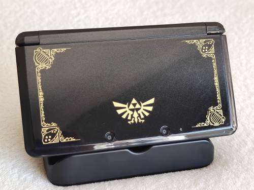 Nintendo 3DS Console - The Legend Of Zelda 25th Anniversary Edition