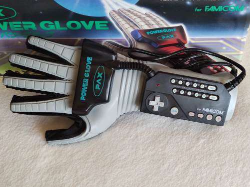 NES Power Glove - Nintendo Entertainment System / Famicom