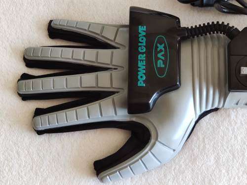 NES Power Glove - Nintendo Entertainment System / Famicom