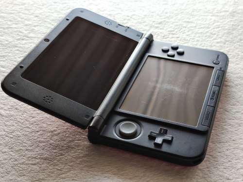 Nintendo 3DS Xl Console + Games