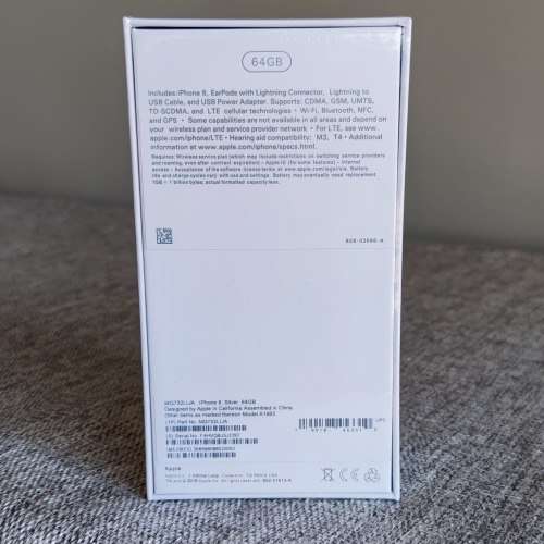 *New* iPhone 8 - 64 GB Silver (Free Shipping)