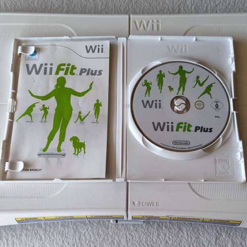 Nintendo Wii Balance Board + Wii Fit Plus Game