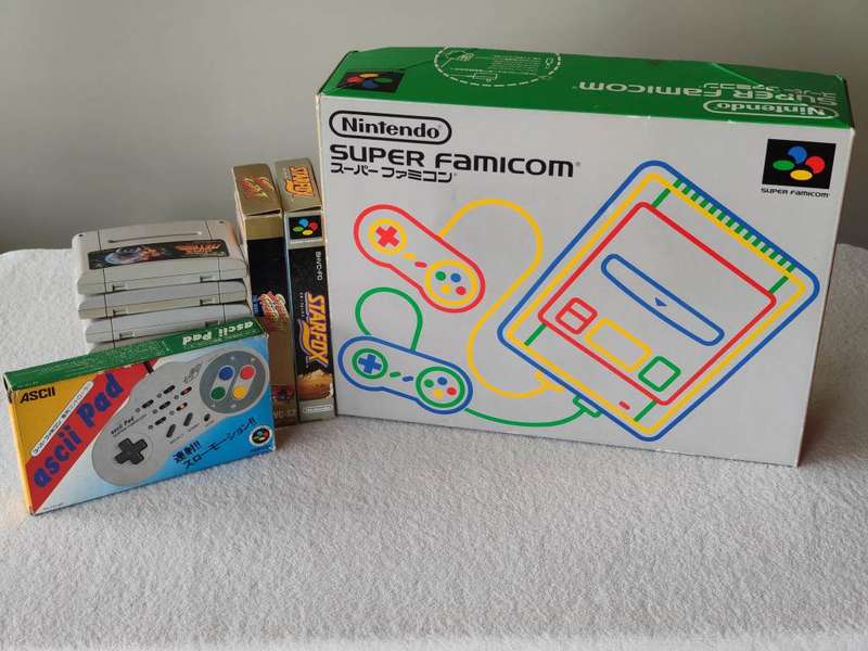 Nintendo Super Famicom Console + 10 Games