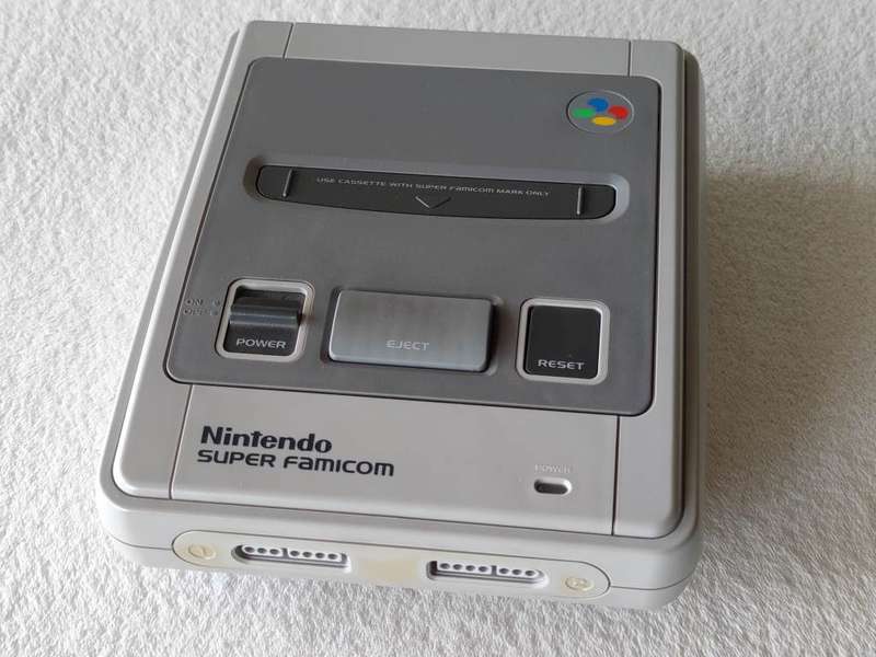 Nintendo Super Famicom Console + 10 Games