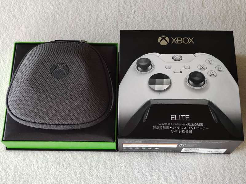 Xbox Elite Wireless Controller - Xbox One / Windows