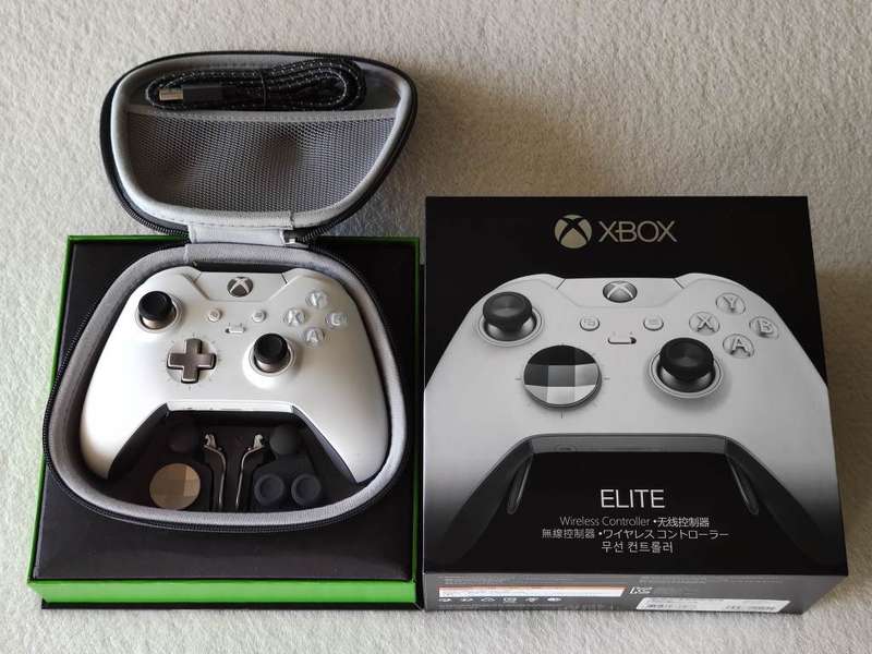 Xbox Elite Wireless Controller - Xbox One / Windows