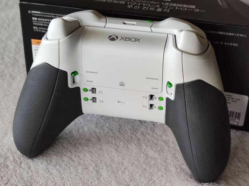 Xbox Elite Wireless Controller - Xbox One / Windows