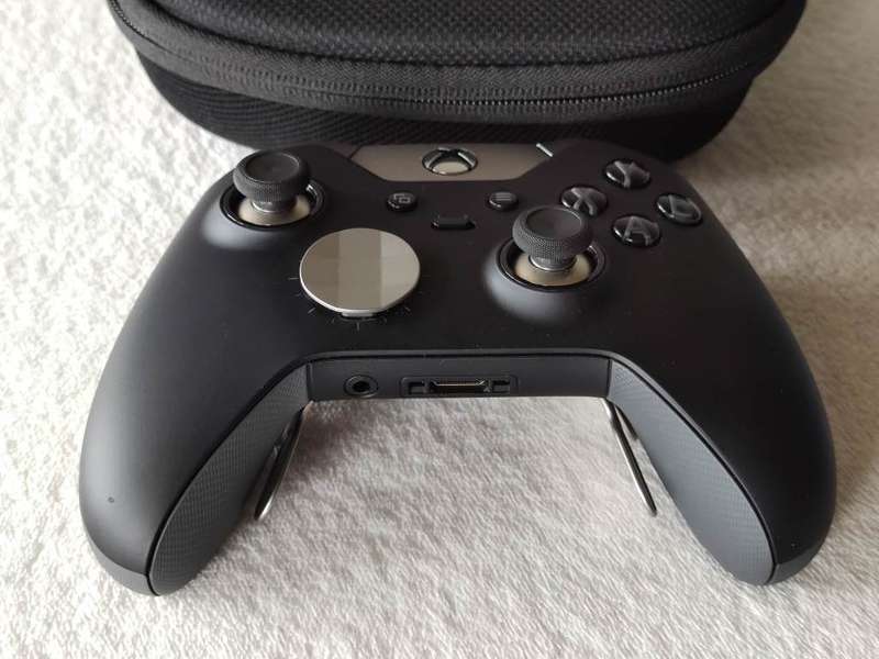 Xbox Elite Wireless Controller - Xbox One / Windows