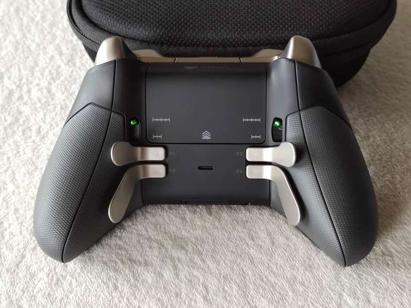 Xbox Elite Wireless Controller - Xbox One / Windows