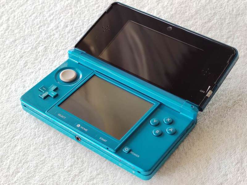 Nintendo 3DS Console + Games