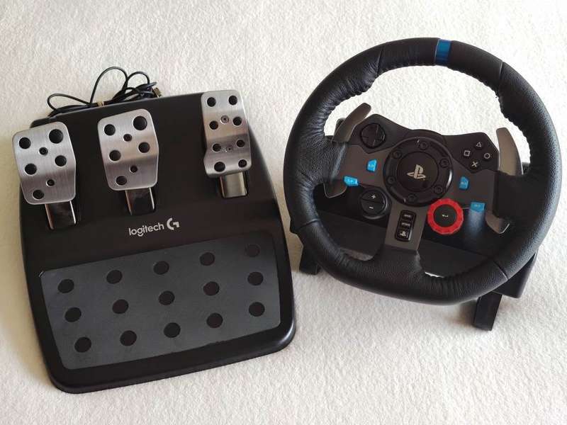 Logitech G29 Driving Force Racing Wheel (PS5, PS4, PS3)