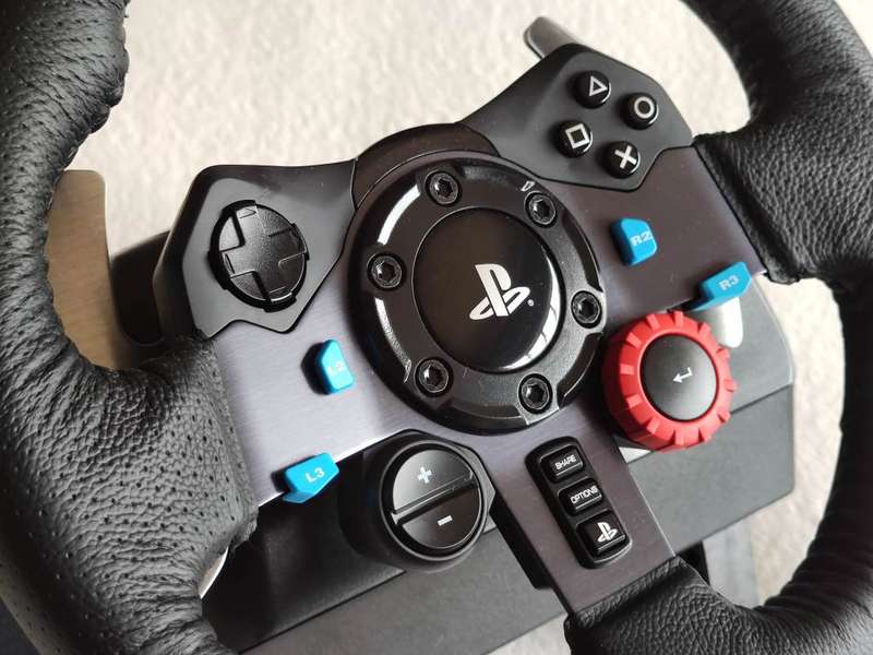 Logitech G29 Driving Force Racing Wheel (PS5, PS4, PS3)